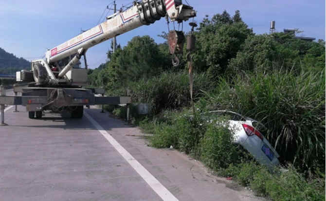 鹤峰重载吊车救援